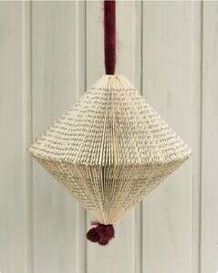 haengende Deko altes Buch